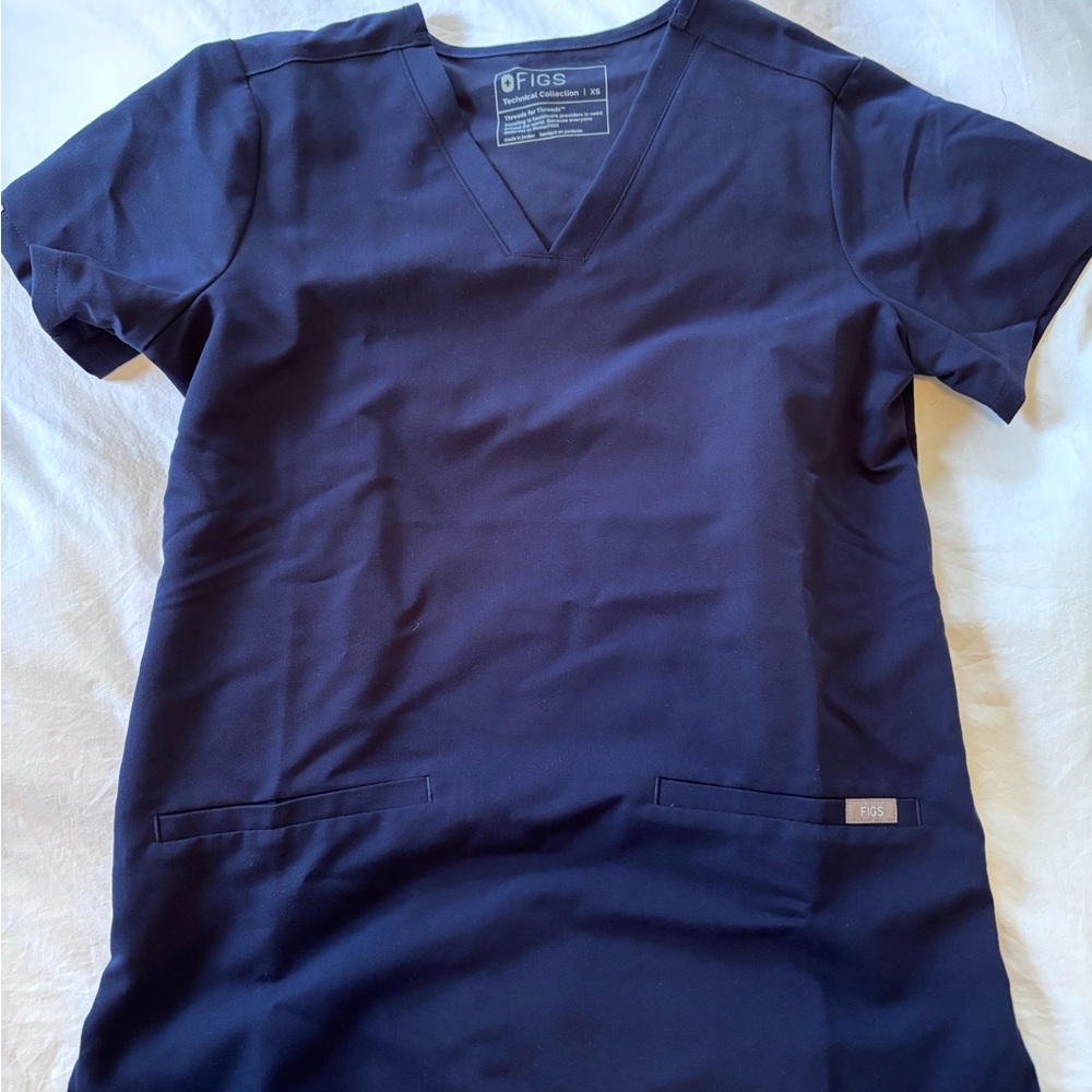 Figs Technical Collection Scrub Top and Bottoms in Navy